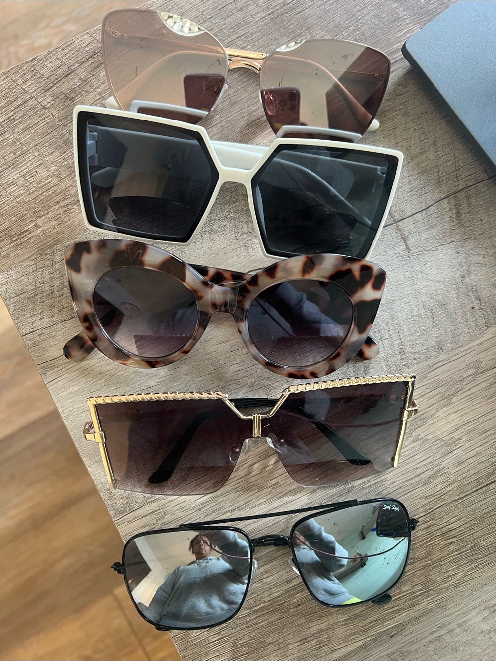 Assorted Women's Fashion Sunglasses - Brown, Black, Tortoiseshell, Gold, White